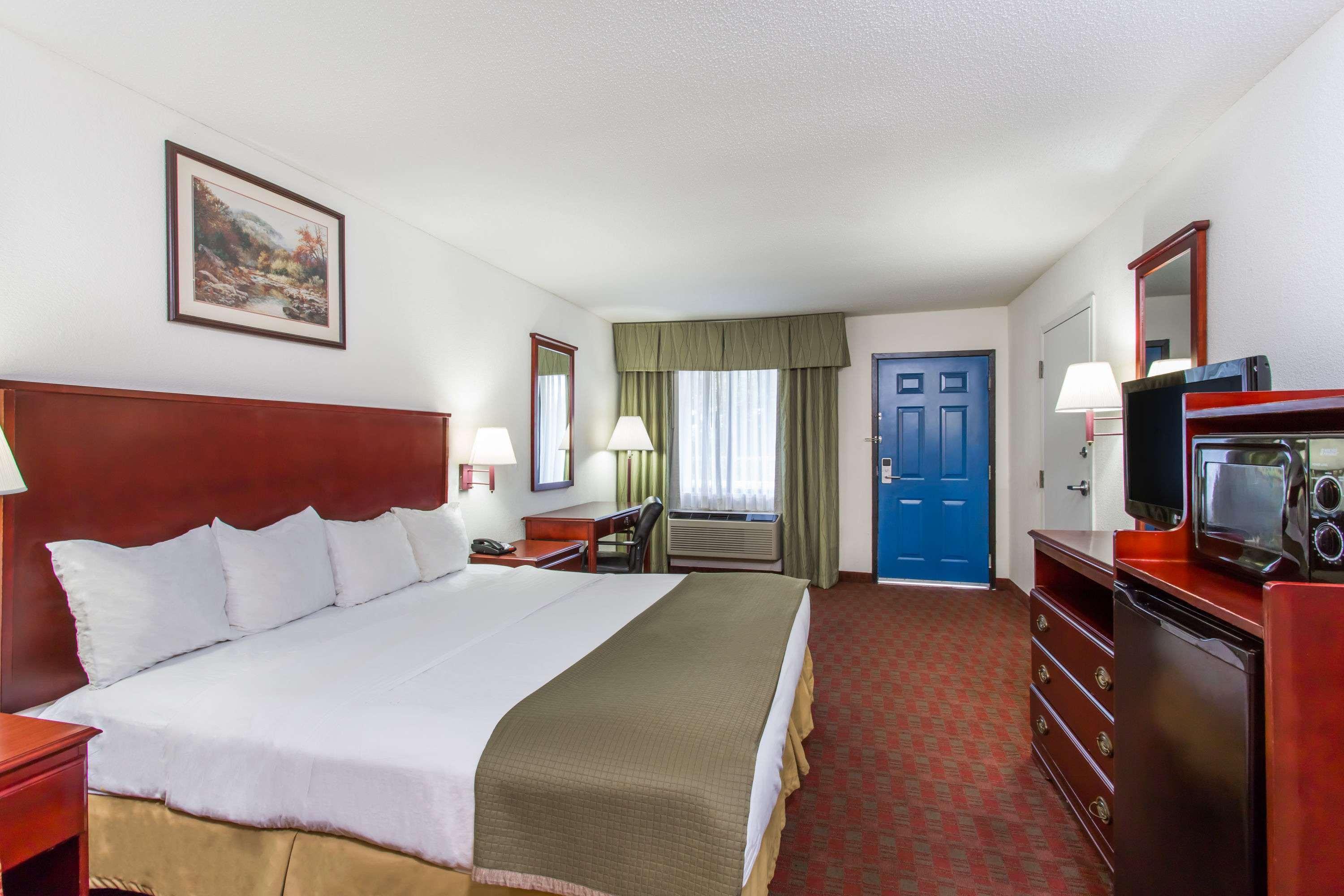 Baymont Inn&Suites Manning Extérieur photo