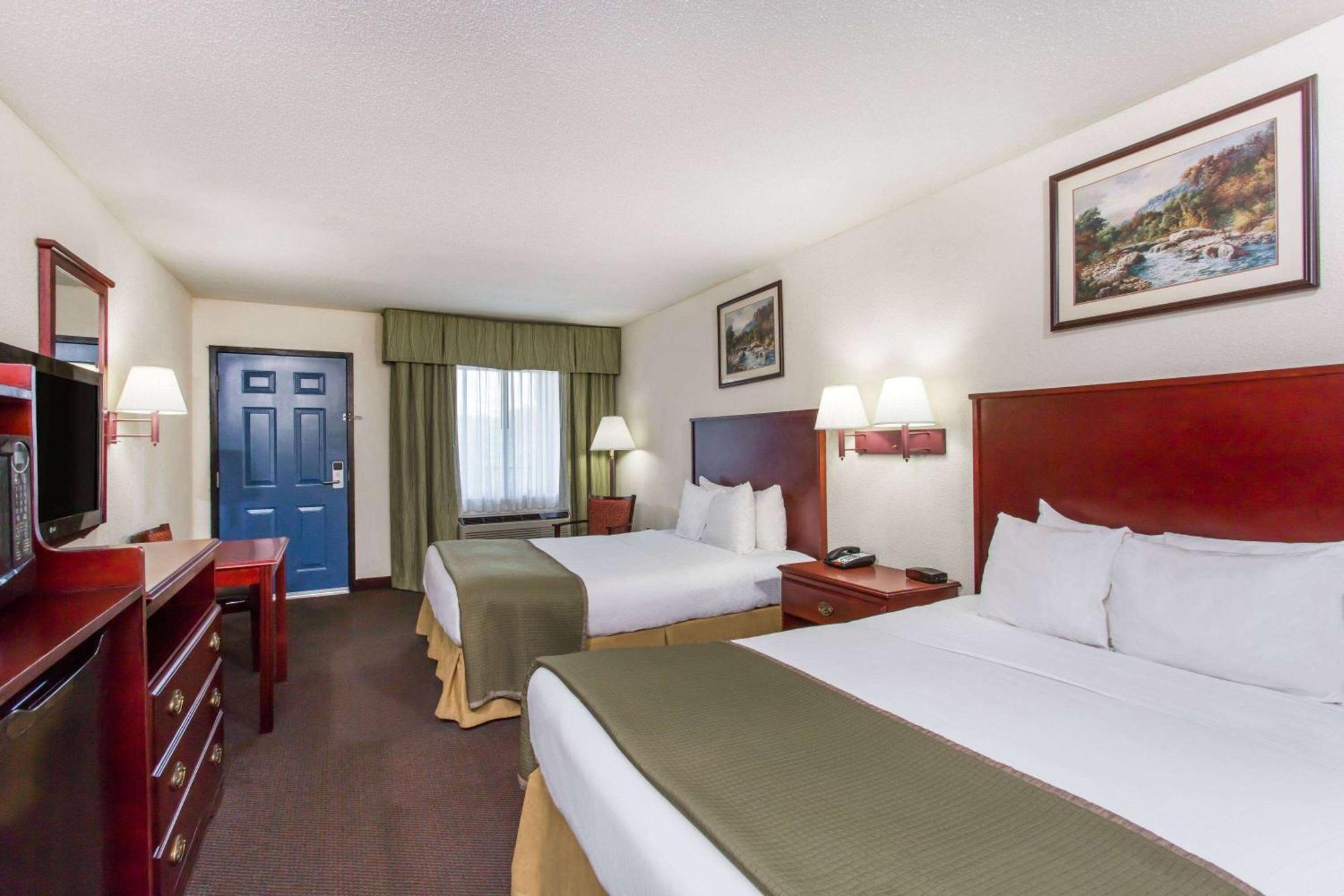 Baymont Inn&Suites Manning Extérieur photo